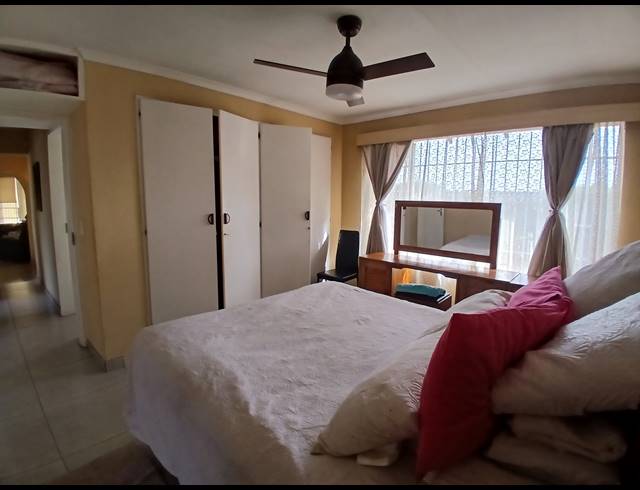 3 BEDROOM HOUSE FOR SALE IN LEONDALE